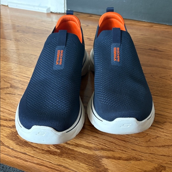 Skechers go walk men’s size 11 slip on sneakers - Picture 7 of 9